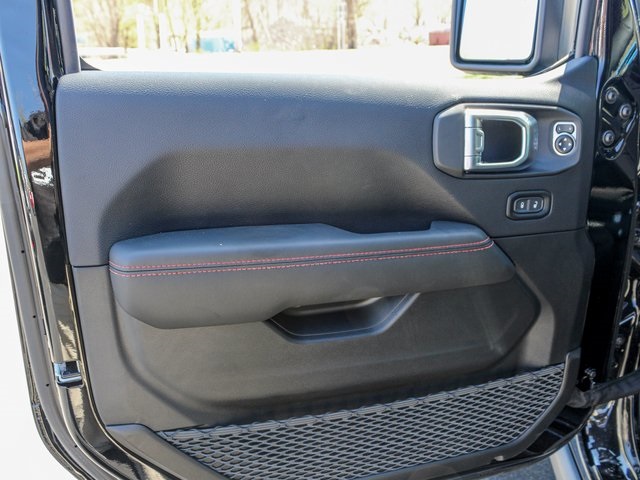 Vehicle image 12 of 32