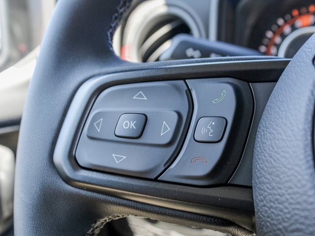 Vehicle image 19 of 32