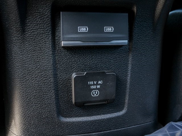 Vehicle image 26 of 32