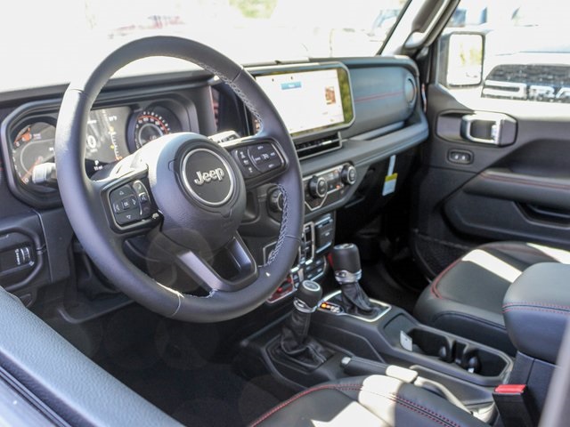 Vehicle image 7 of 32