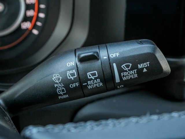 Vehicle image 20 of 32