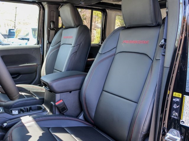 Vehicle image 14 of 32