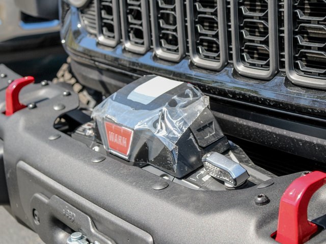 Vehicle image 8 of 32