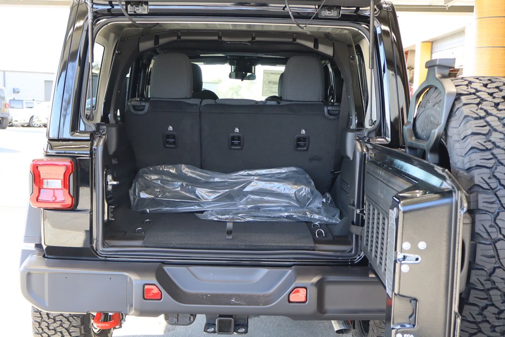Vehicle image 11 of 42