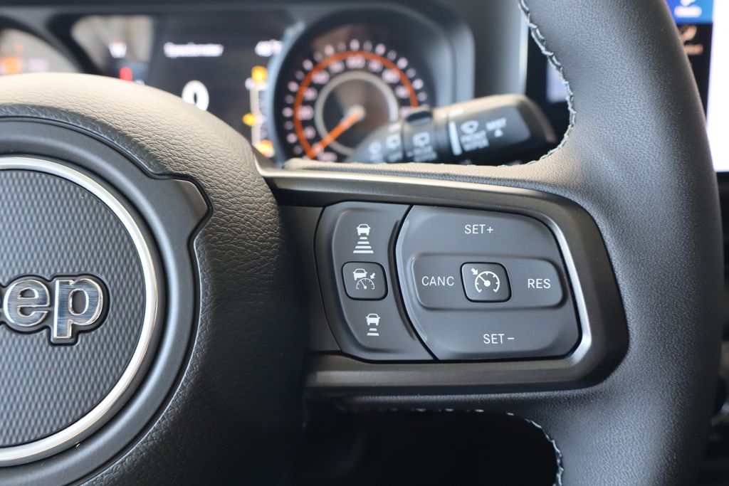 Vehicle image 20 of 42