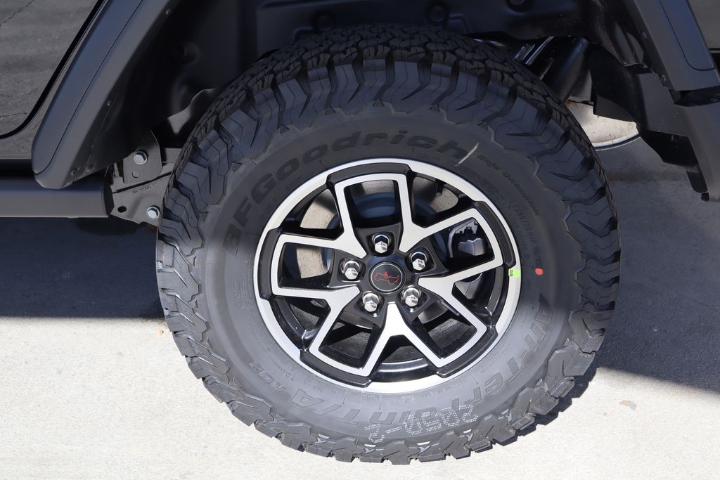Vehicle image 38 of 42