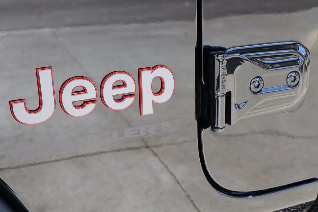 Vehicle image 41 of 42