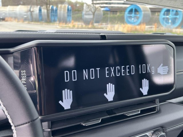 Vehicle image 10 of 21