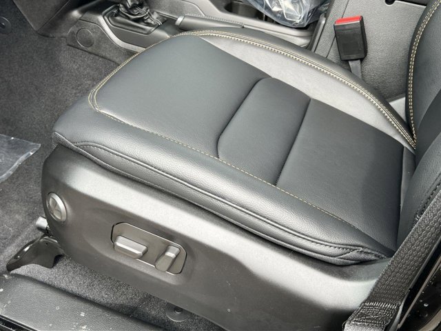 Vehicle image 6 of 21