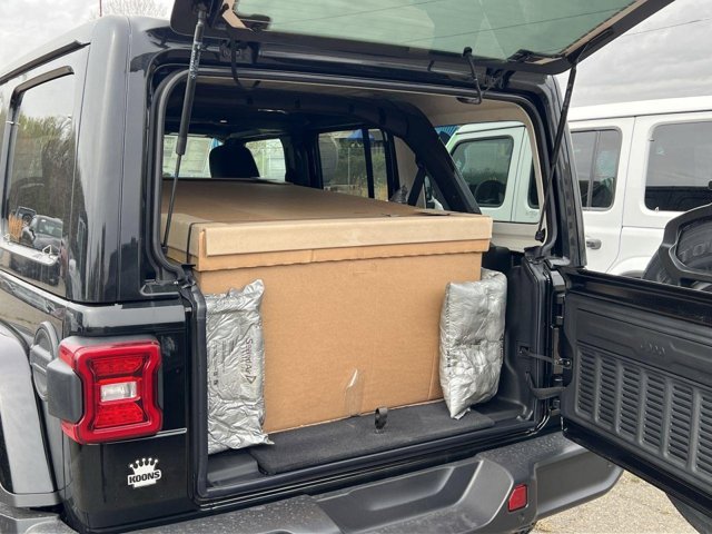 Vehicle image 15 of 21