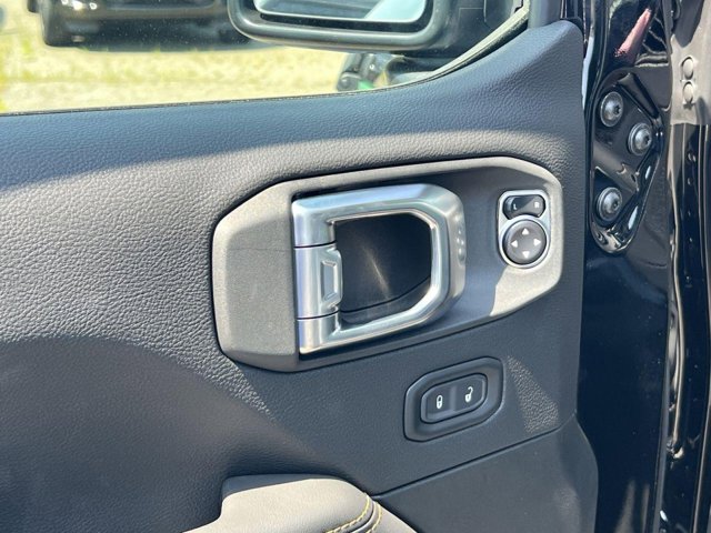 Vehicle image 19 of 19