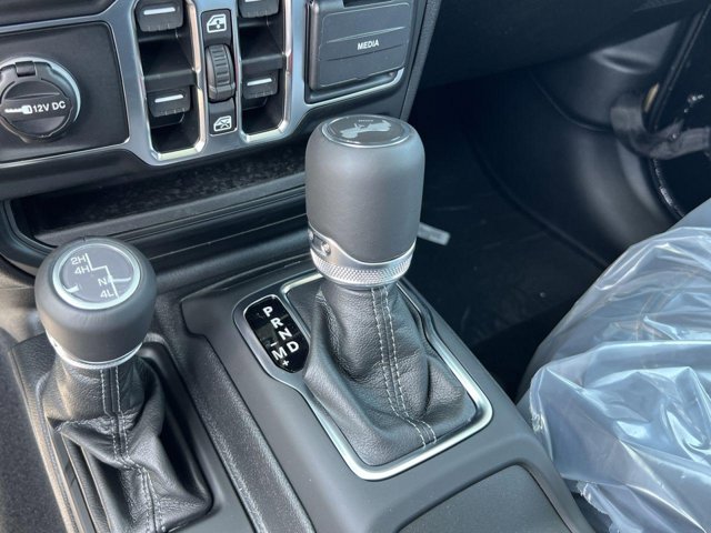 Vehicle image 12 of 19
