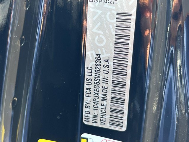 Vehicle image 15 of 19