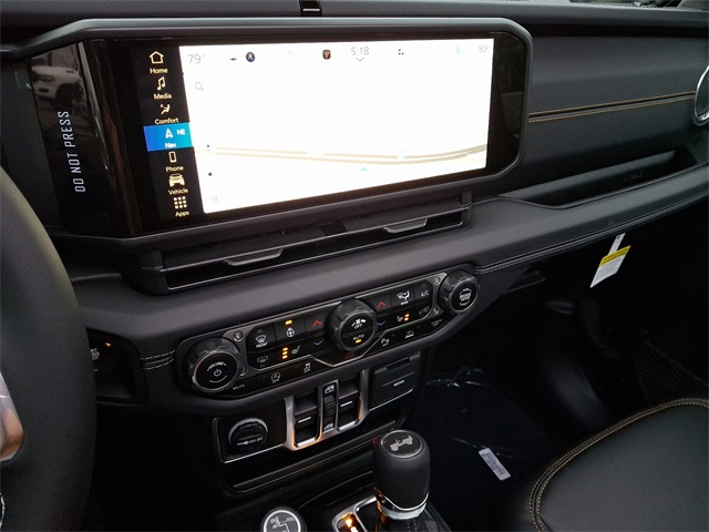 Vehicle image 8 of 12
