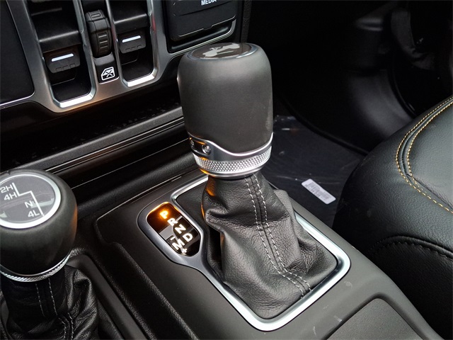 Vehicle image 7 of 12