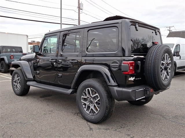 Vehicle image 4 of 12