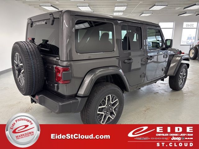 2025 Jeep Wrangler Sahara Image 5 of 56