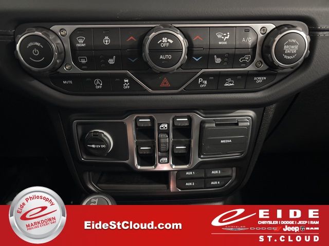 2025 Jeep Wrangler Sahara Image 33 of 56