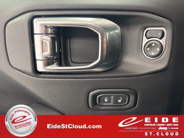 2025 Jeep Wrangler Sahara Image 35 of 56