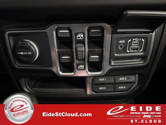 2025 Jeep Wrangler Sahara Image 29 of 56