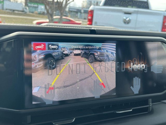 Vehicle image 11 of 22