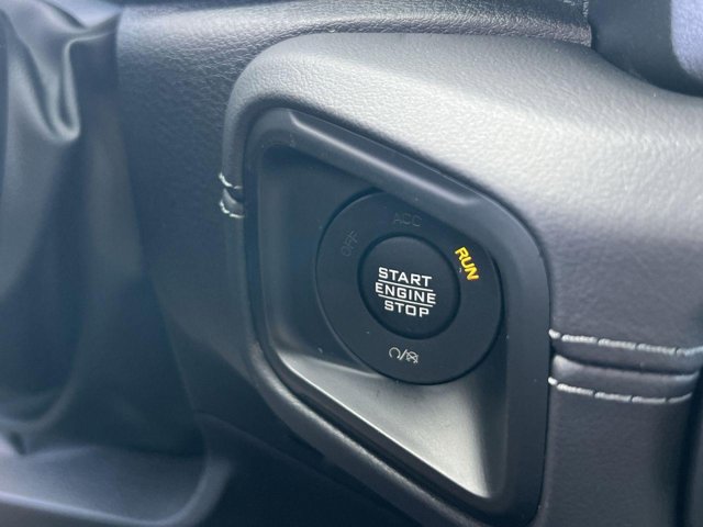 Vehicle image 21 of 22