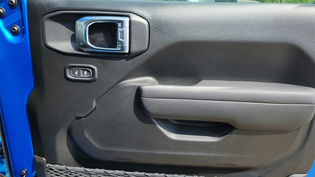Vehicle image 49 of 51
