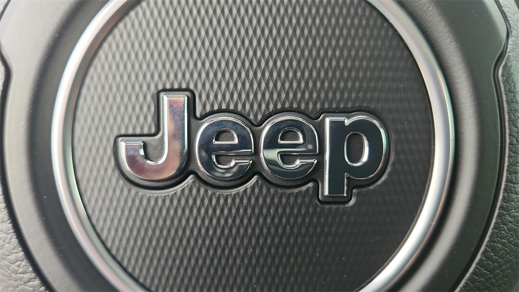 Vehicle image 14 of 51