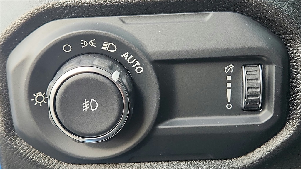 Vehicle image 10 of 51