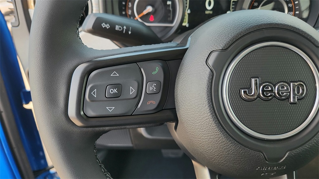Vehicle image 36 of 51