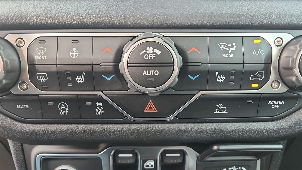 Vehicle image 21 of 51