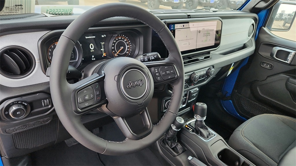 Vehicle image 32 of 51