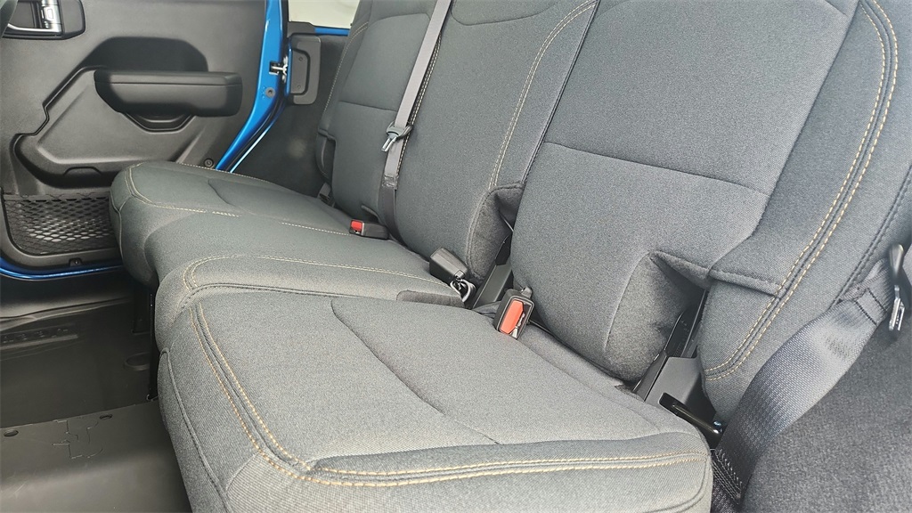 Vehicle image 24 of 51