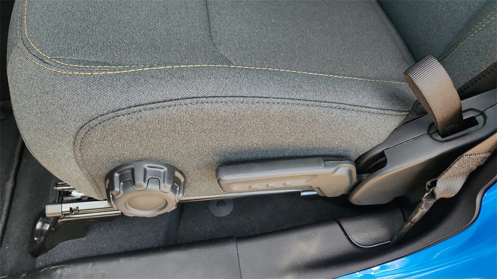 Vehicle image 34 of 51