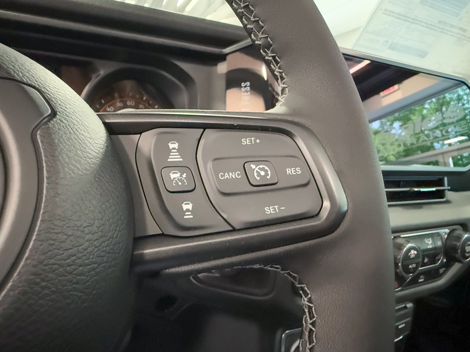 Vehicle image 19 of 42