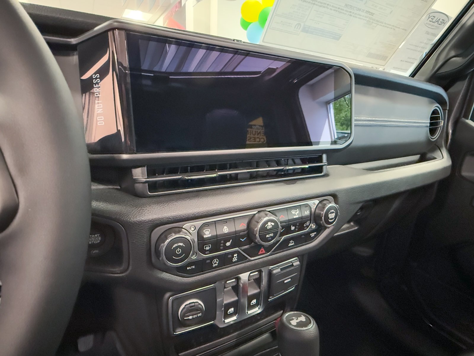 Vehicle image 15 of 42
