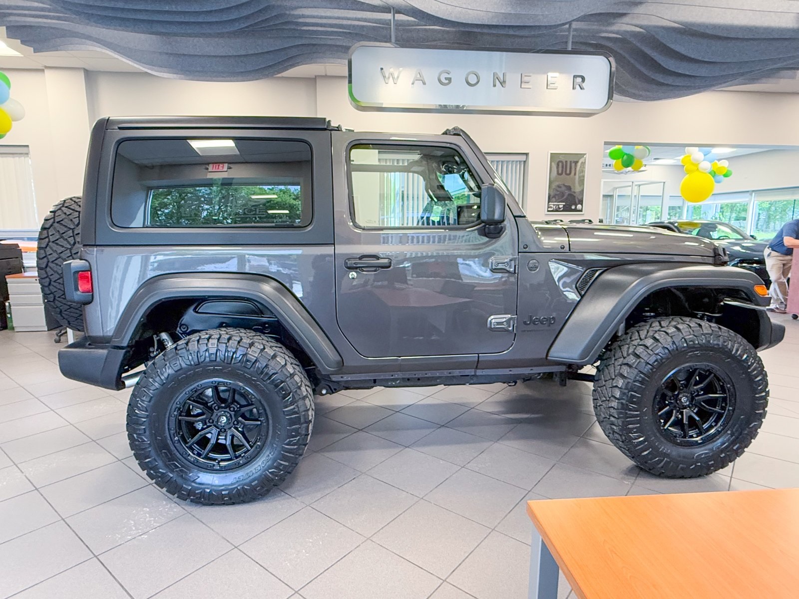 Vehicle image 5 of 42