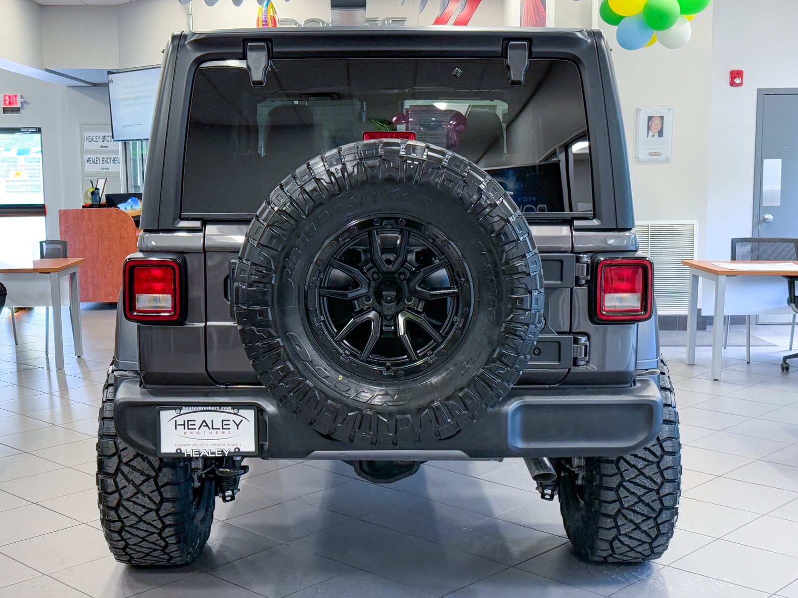 Vehicle image 6 of 42
