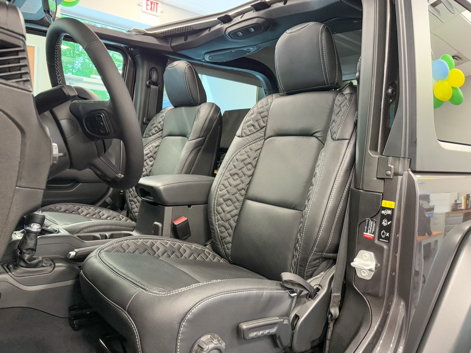 Vehicle image 14 of 42