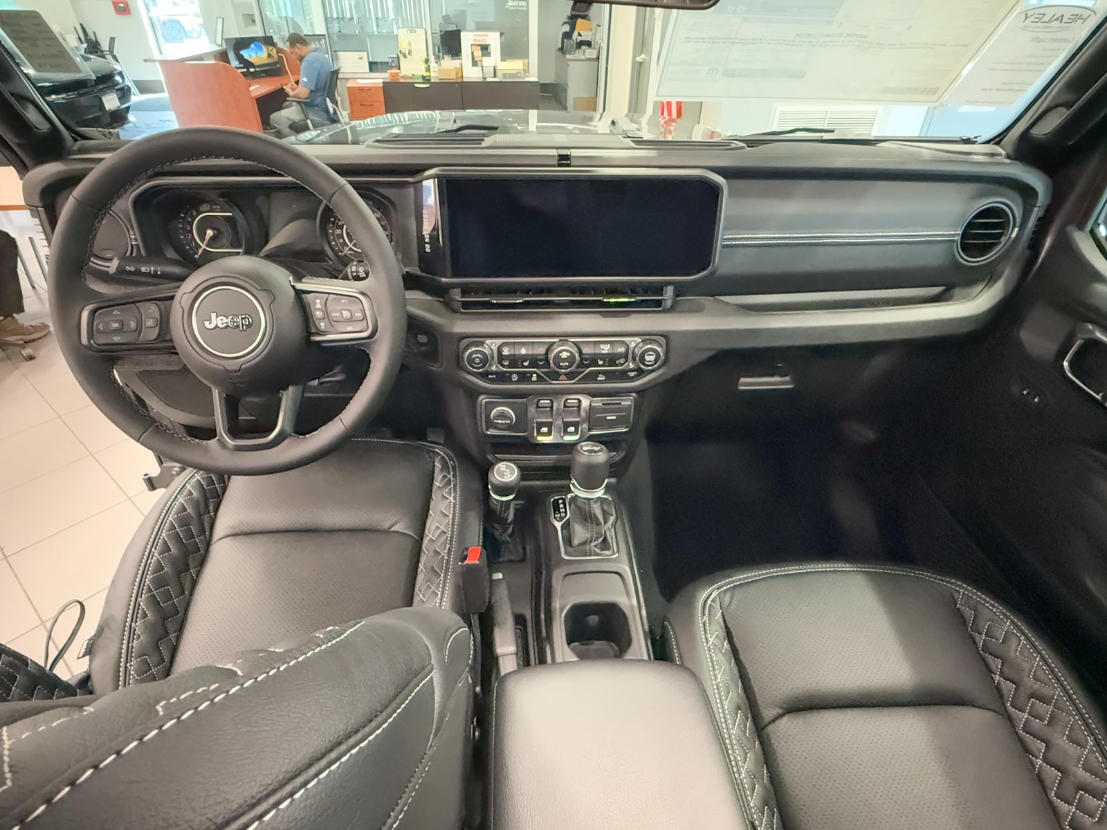 Vehicle image 26 of 42