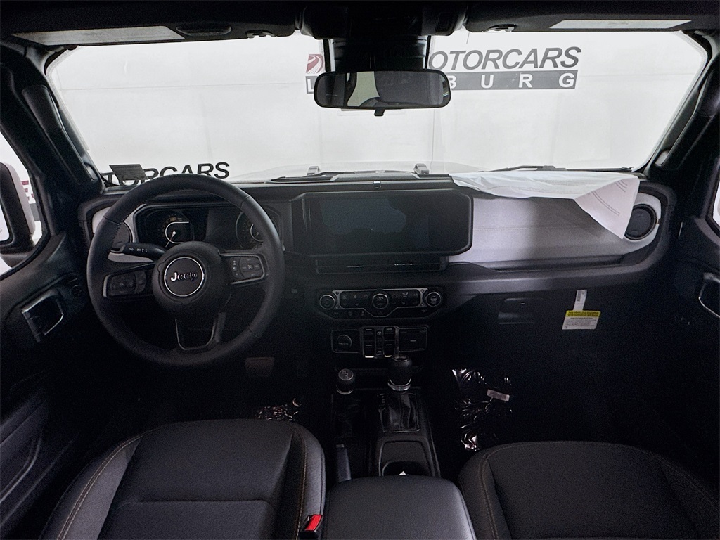 Vehicle image 30 of 33
