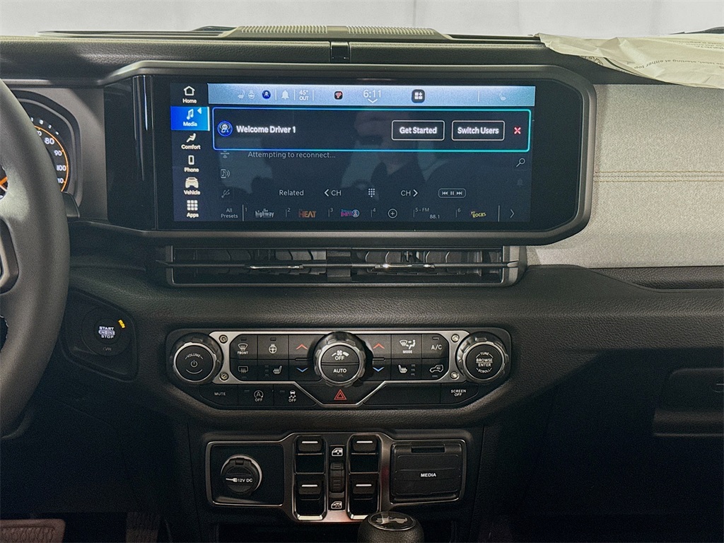 Vehicle image 15 of 33