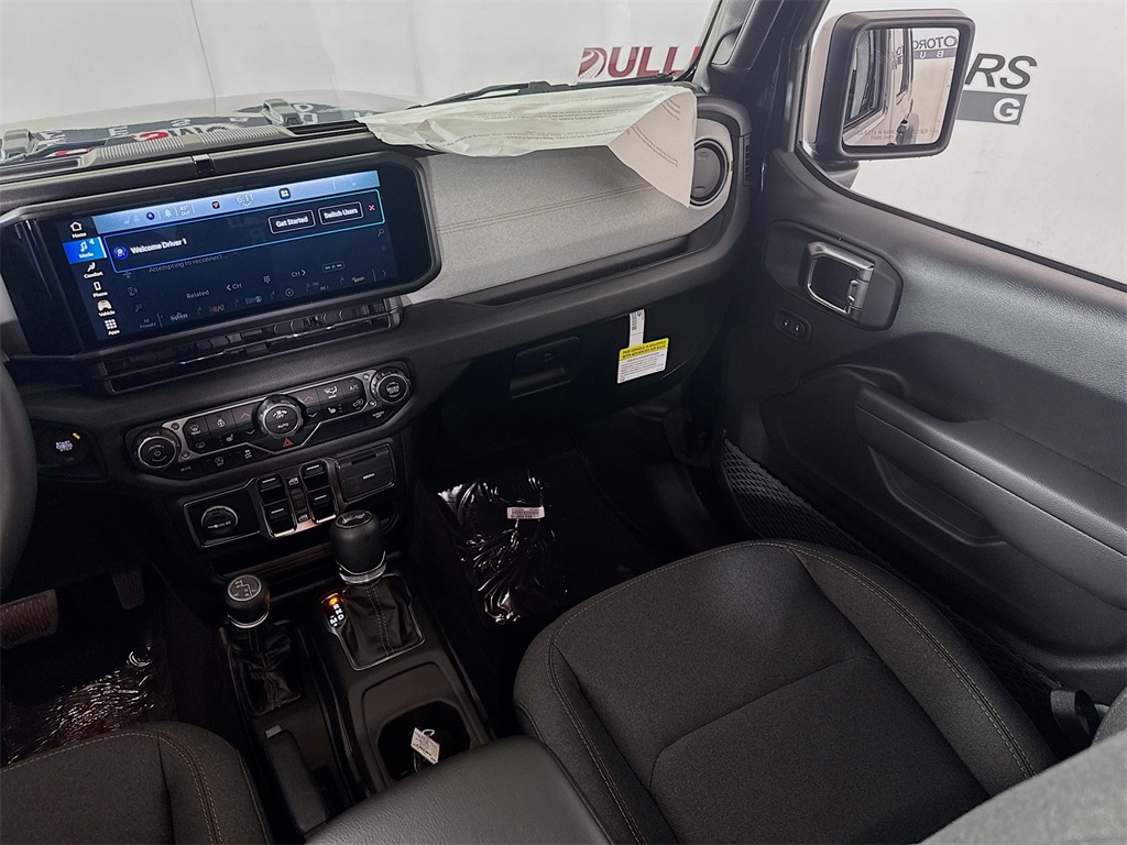 Vehicle image 24 of 33