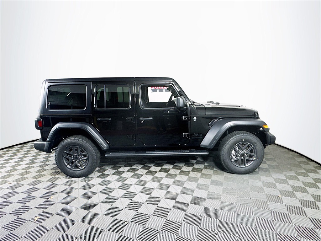 Vehicle image 4 of 33