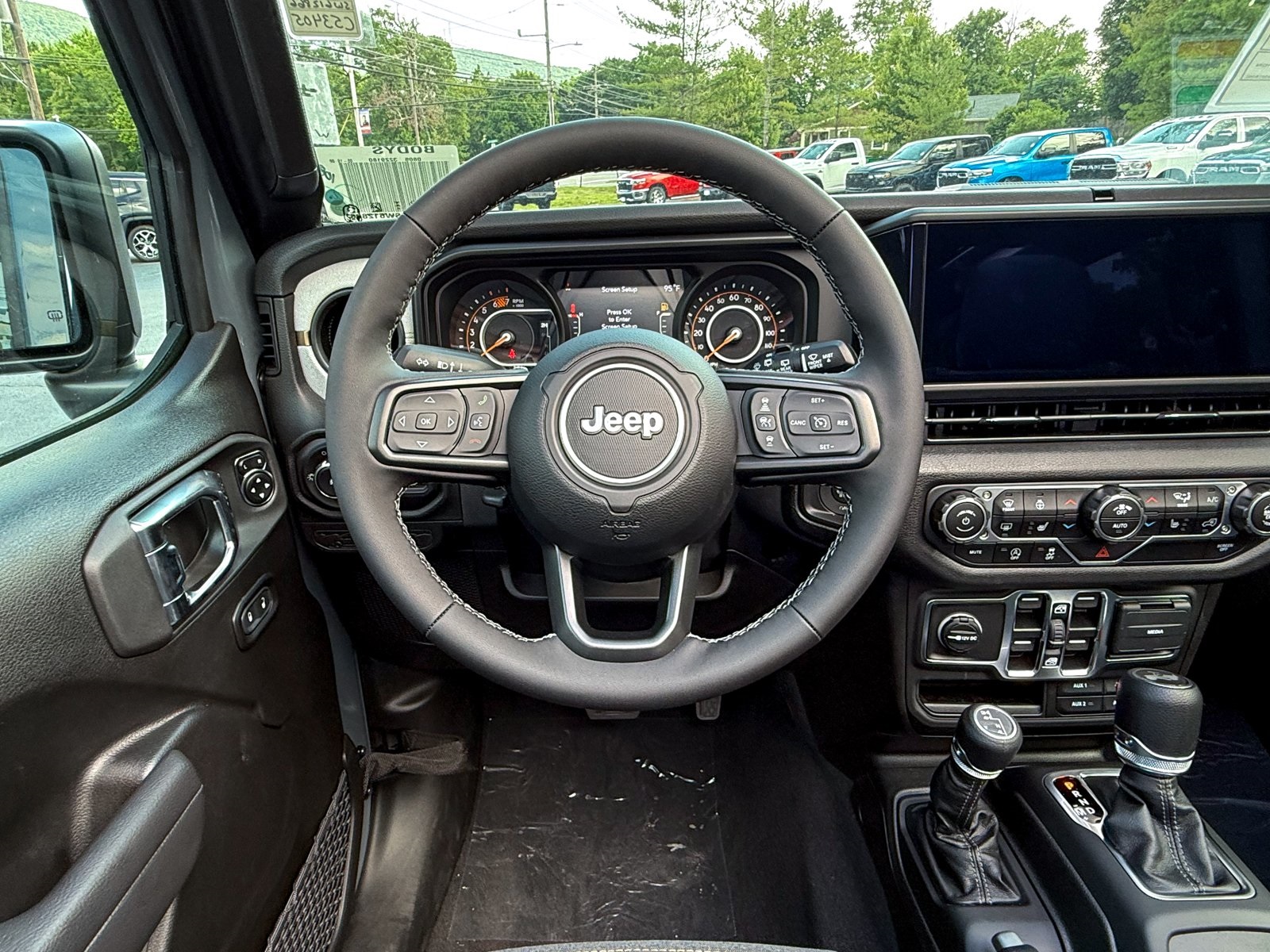 Vehicle image 21 of 37