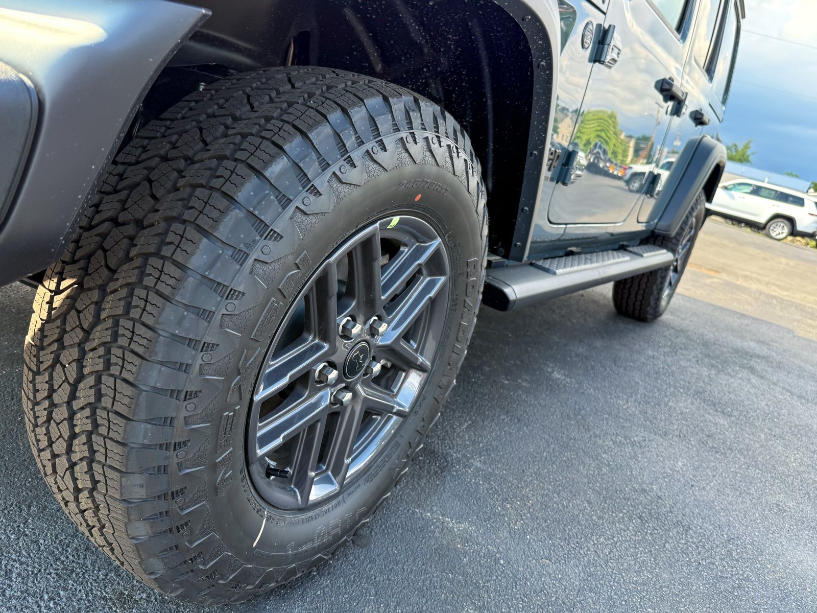 Vehicle image 11 of 37