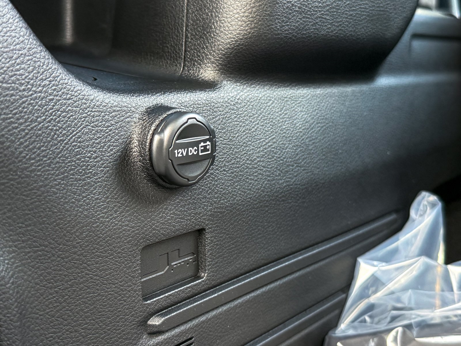 Vehicle image 26 of 37