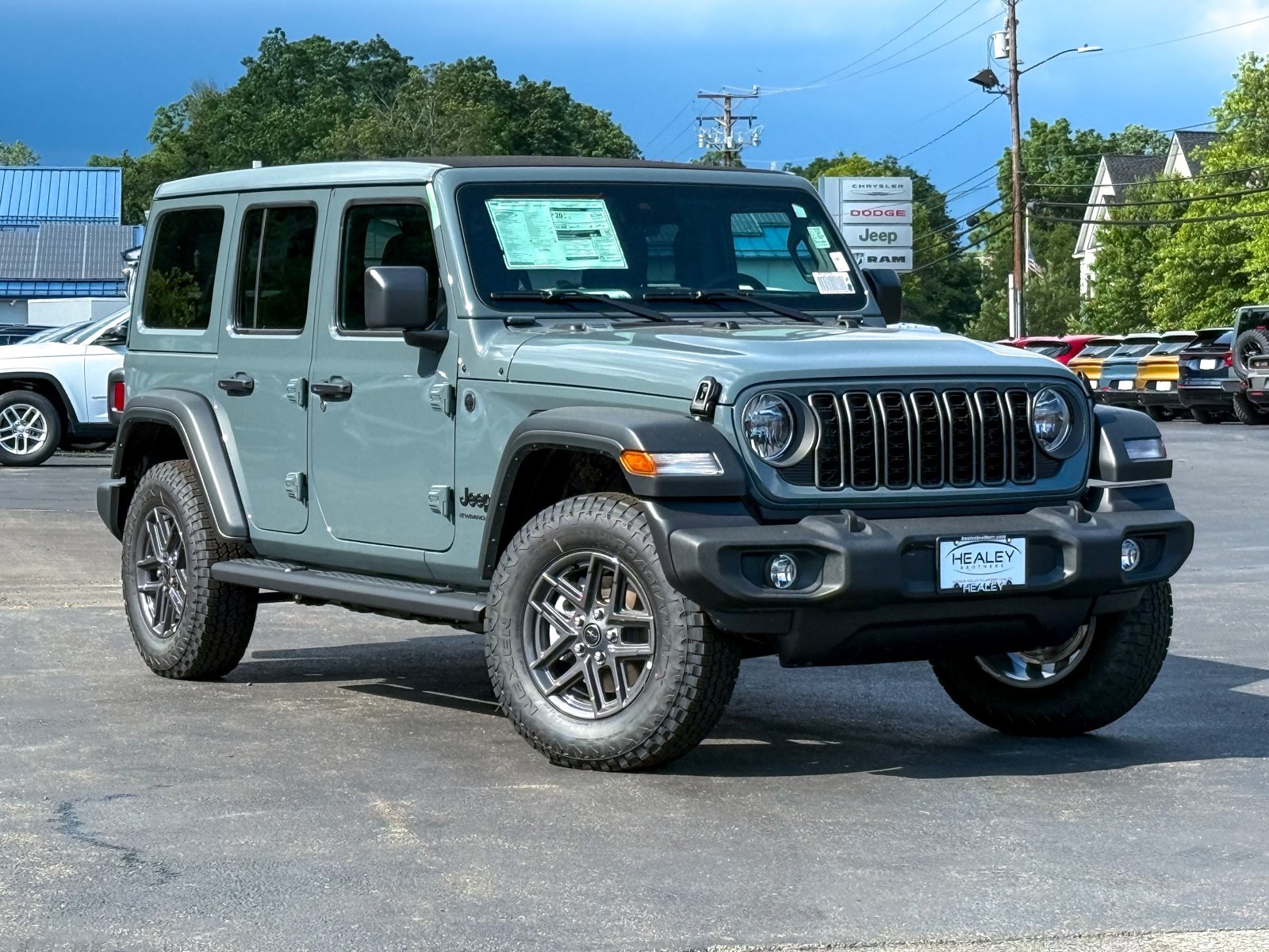 Vehicle image 3 of 37