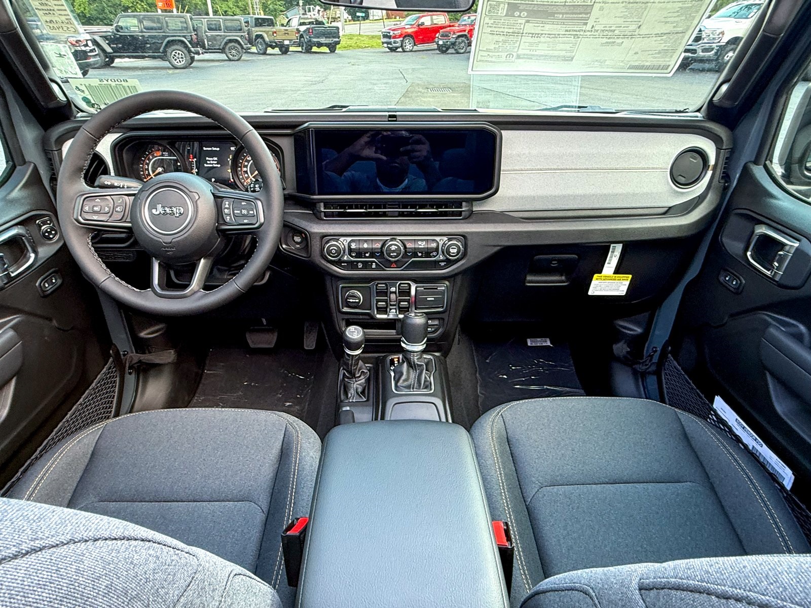 Vehicle image 20 of 37