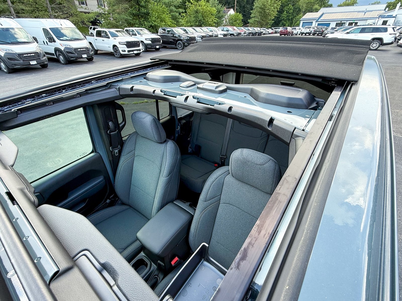 Vehicle image 17 of 37
